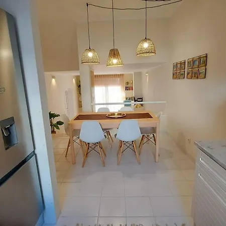 Апартаменты All Dreams Apartment- Windmill Hill *